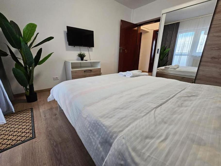 Ultra Central Luxury 3Br 2Bath Apt & Amazing Views Bucharest Luaran gambar