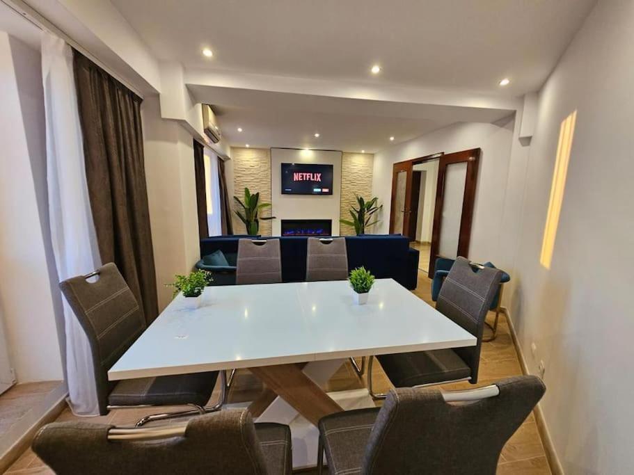 Ultra Central Luxury 3Br 2Bath Apt & Amazing Views Bucharest Luaran gambar