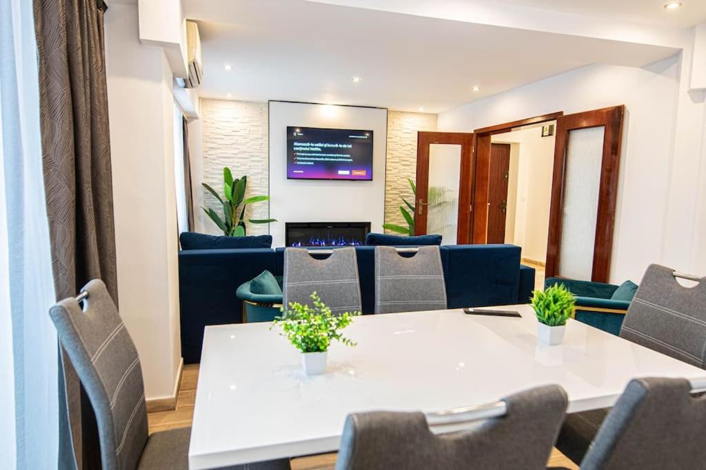 Ultra Central Luxury 3Br 2Bath Apt & Amazing Views Bucharest Luaran gambar